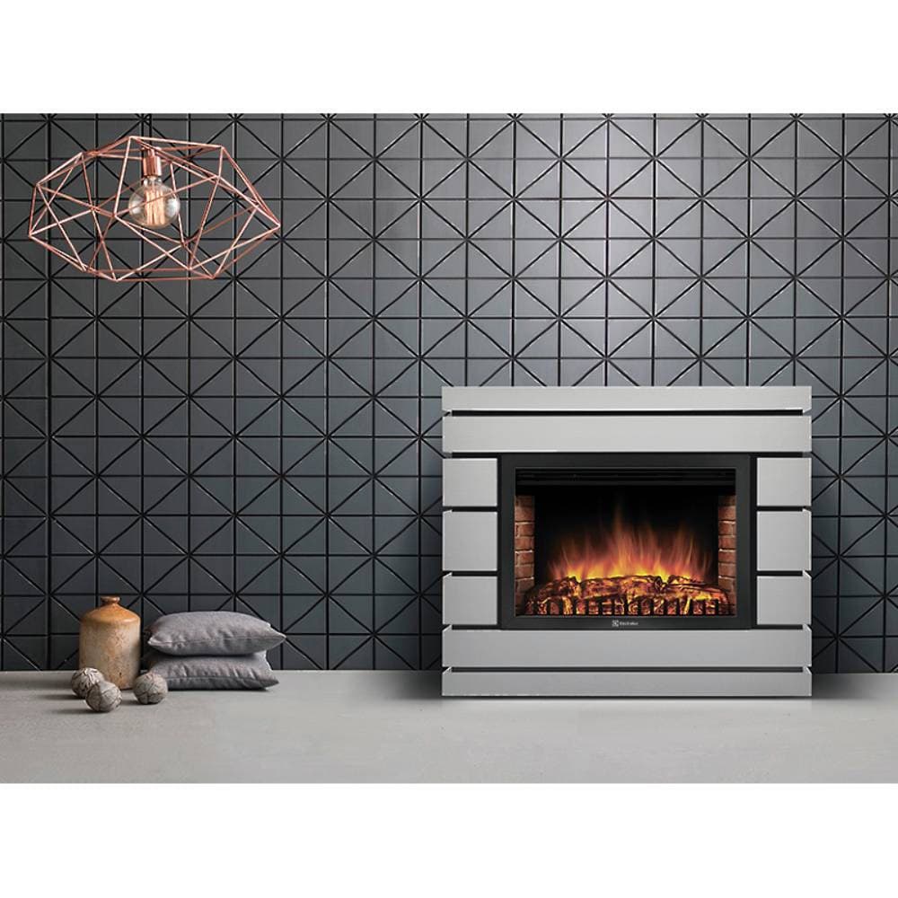 Каминокомплект: Очаг Electrolux EFP/P-2520LS N, портал Moderno 25 шпон белый дуб